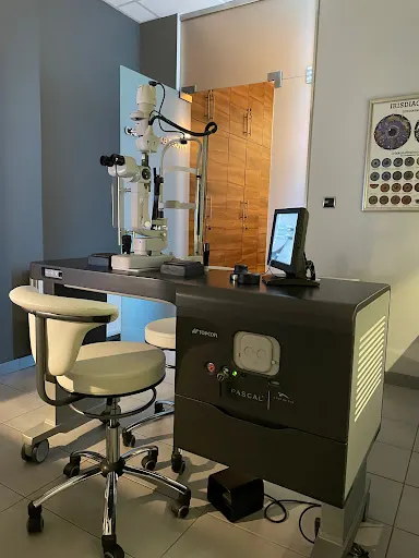 OKOAKCENT Specjalistyczny Gabinet Okulistyczny Kraków dr.n.med.Marek Hanarz | Okulista Kraków